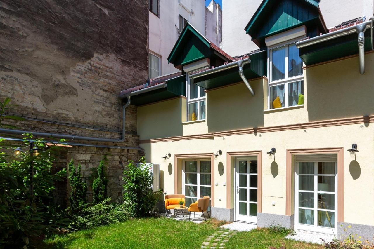 Unique Central 3 Floor Home With 4Bdrm, 3Bthrm Budapest Extérieur photo
