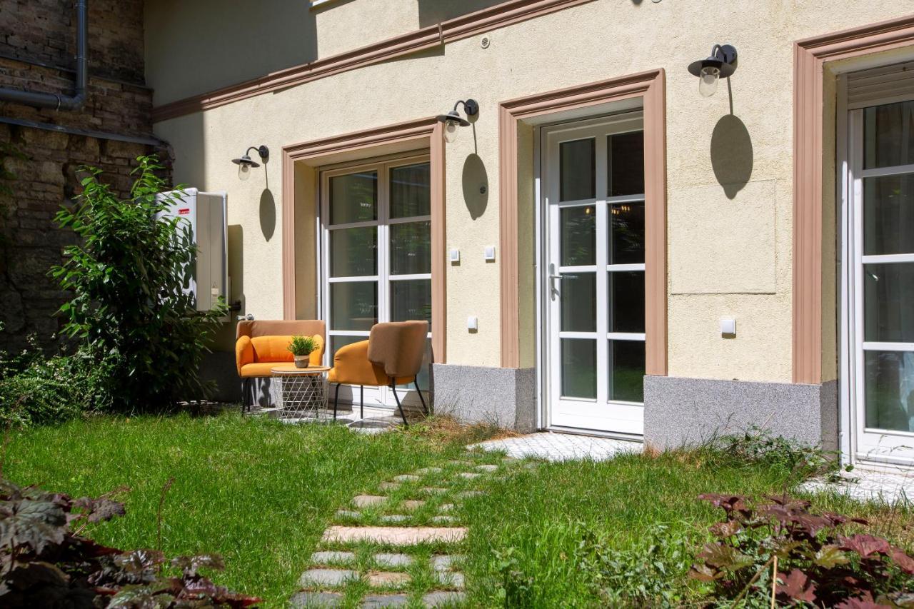 Unique Central 3 Floor Home With 4Bdrm, 3Bthrm Budapest Extérieur photo
