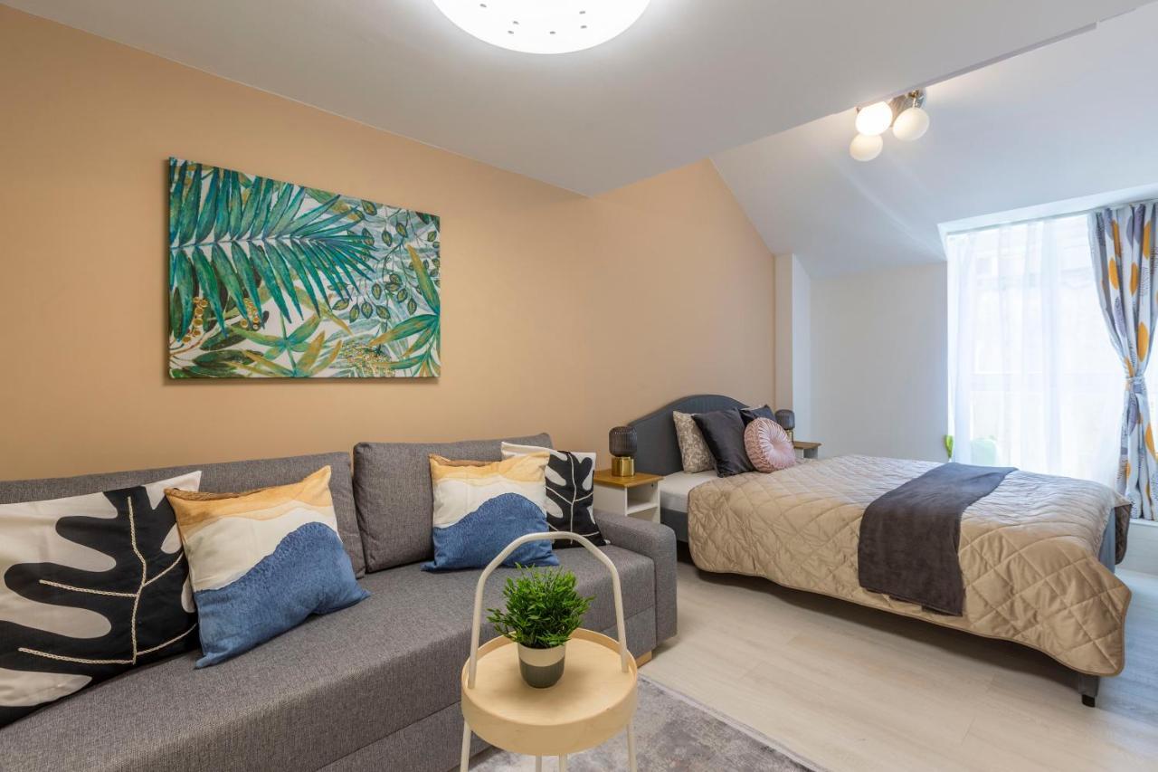Unique Central 3 Floor Home With 4Bdrm, 3Bthrm Budapest Extérieur photo